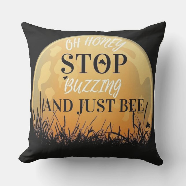 Coussin A buzzing black pillow with bee quotes. (Recto)