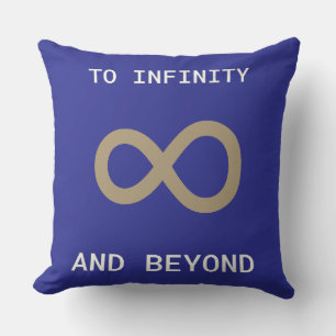 Coussin À l'infini et au-delà, don de l'enseignant en math