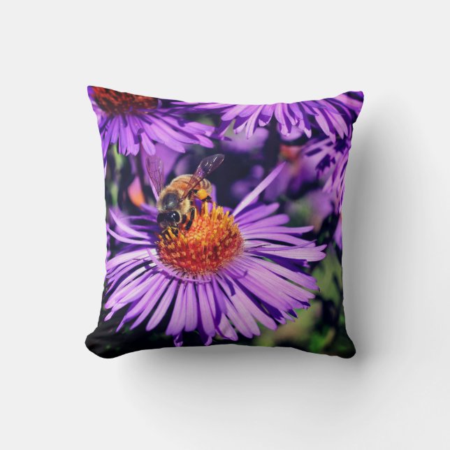 Coussin Abeille De Miel Sur Fleur D'Aster Violet  (Recto)