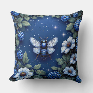 Coussin Abeille majestueuse parmi les fleurs et les mûres