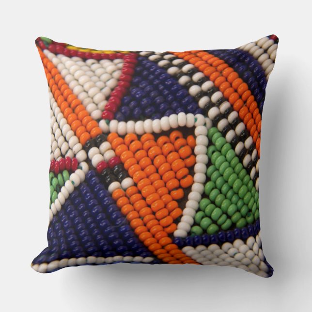 Coussin Afrique, Kenya. Les perles tribales des Masaï (Recto)