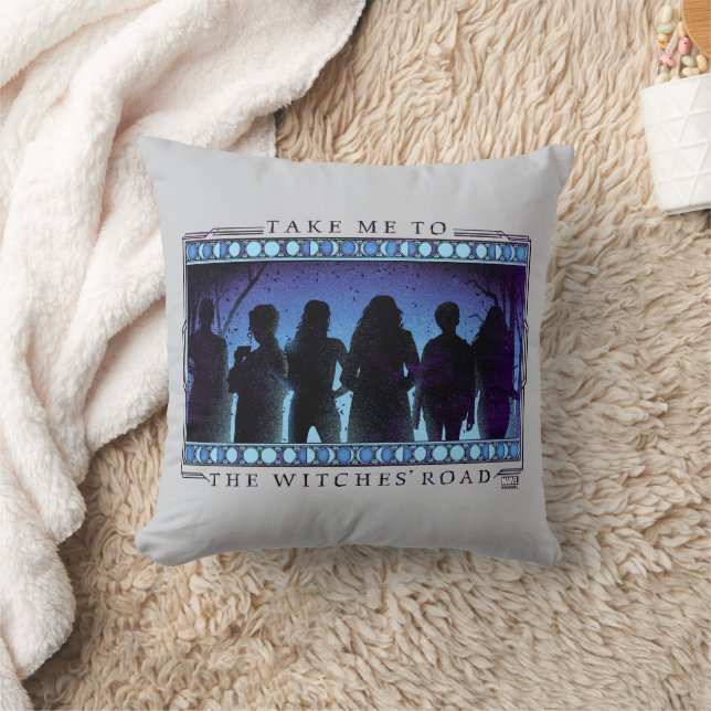 Coussin Agatha | Emmenez-Moi Sur La Route Des Sorcières (Couverture)