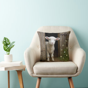 Coussin Agneau printanier debout dans l'encadrement de la 