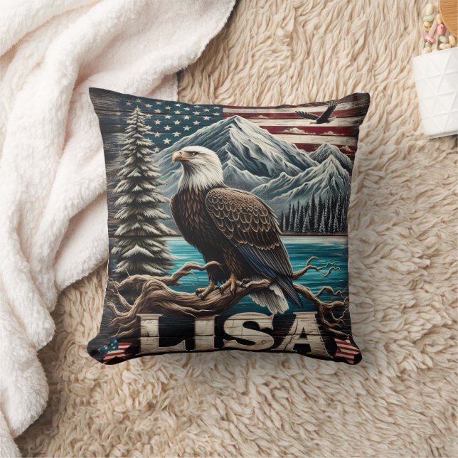 Coussin Aigle Balle Perché Sur La Branche Contre Vue Monta (Couverture)