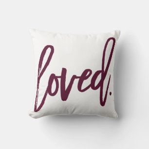 Coussin Aimé. Typographie de script tendance moderne de Bo