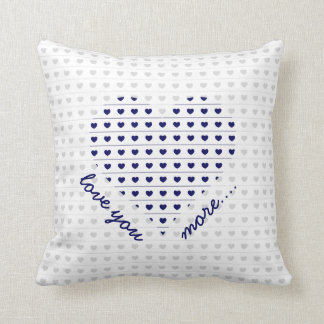 Coussin Aimez-vous davantage… des coeurs de gris et de