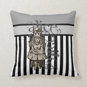 Coussin Alice dans la grunge de la Reine Alice du pays des