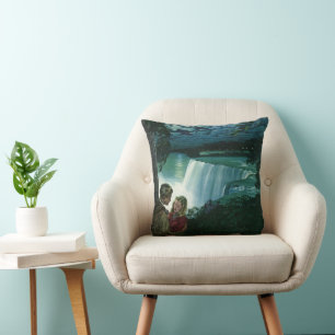 Coussin Amour de lune de miel vintage, jeunes mariés aux c