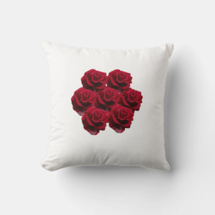 Coussin Amour. Roses rouges du jardin.