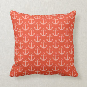 Coussin Ancres nautiques dans le joli motif rose de corail