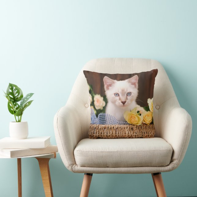 Coussin Animaux de bébés cutest | Roses chats et jaunes (Chaise)