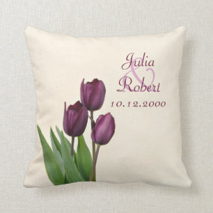 Coussin Anniversaire crème de 3 tulipes pourpres