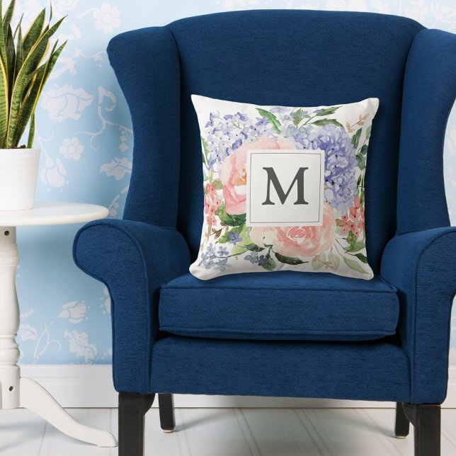 Coussin Aquarelle monogramme bleu rose printemps floral (Créateur téléchargé)