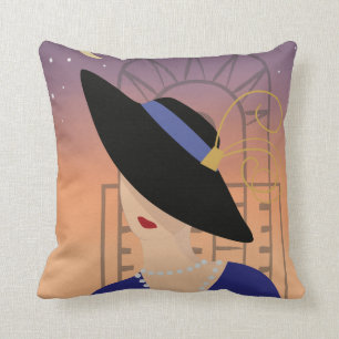Coussin Art déco des années 1930 Femme en Casquette avec