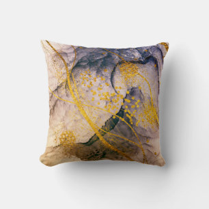 Coussin ART exotique. Tourbillon doré, design artistique. 