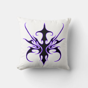 Coussin Art tribal noir et violet intense à lignes