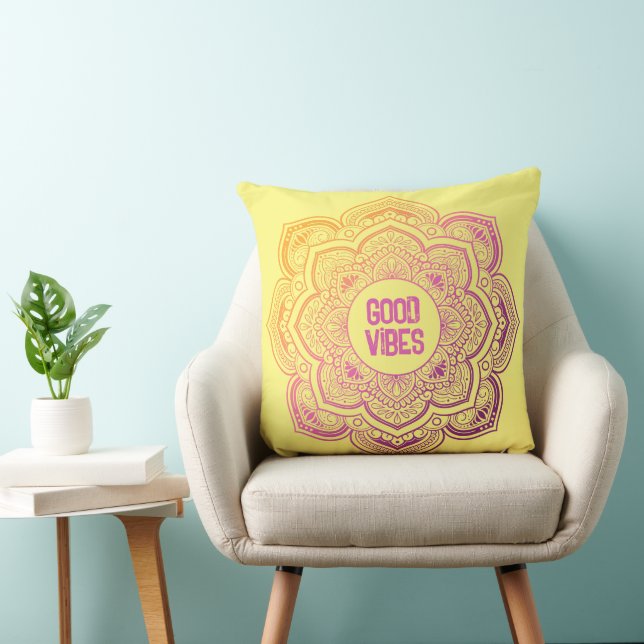 Coussin Auri Mandala Personalized Throw Pillow (Chaise)