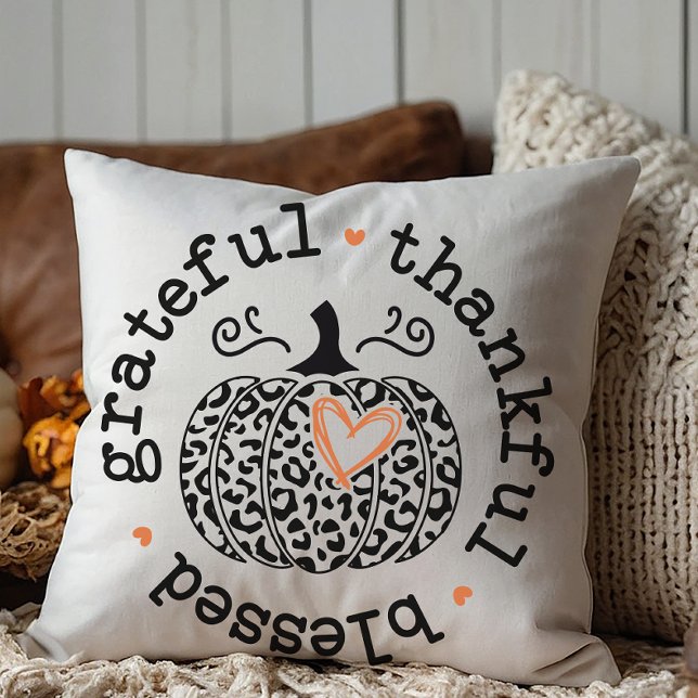Coussin Automne, Citrouille Automne (An Autumn themed throw pillow featuring the phrase, grateful, thankful, blessed.)