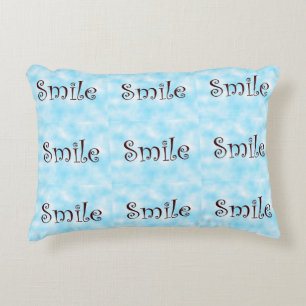 Coussin avec accent souriant