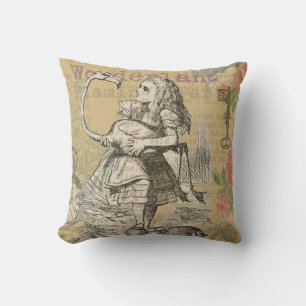 Coussin Aventures d'Alice au pays des merveilles Flamant C