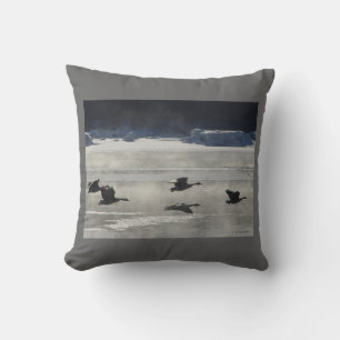 Coussin B47 Bernaches du Canada au-dessus d'une rivière ge