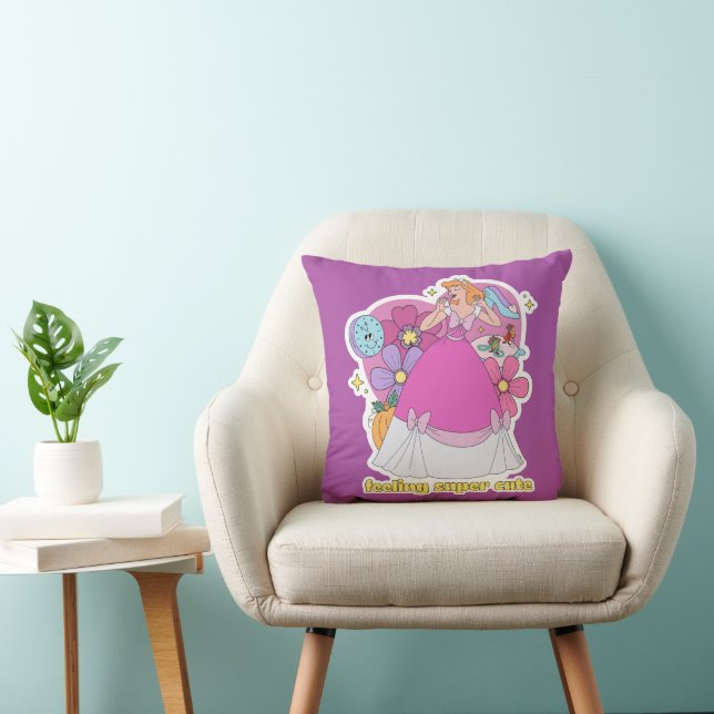 Coussin Badge Cinderella "Feeling Super Cute" (Chaise)