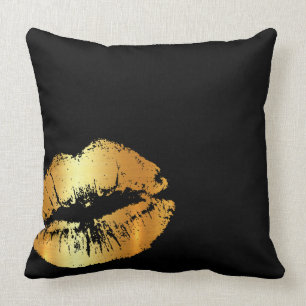 Coussin Baiser d'or de luxe sur le carreau noir
