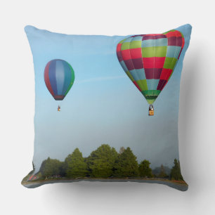 Coussin Ballons à air chaud au-dessus d'un lac, NZ