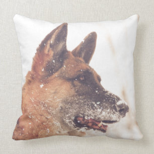 Coussin Beau berger allemand dans le carreau de neige
