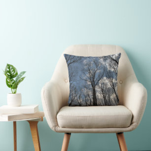 Coussin Beaux arbres tulipiers sous un ciel nuageux