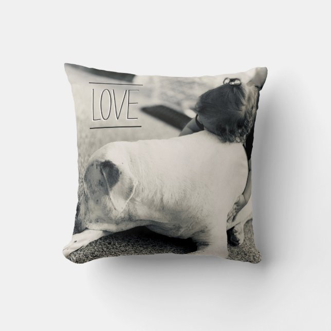 Coussin bébé câlins chien pitbull amour simple noir blanc (Recto)