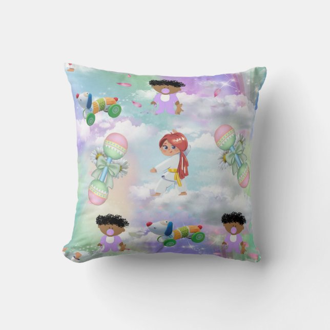 Coussin Bébé compagnons de jeu avec arc en ciel et nuages  (Recto)