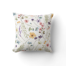 Bébé en fleurs de jardin sauvage 