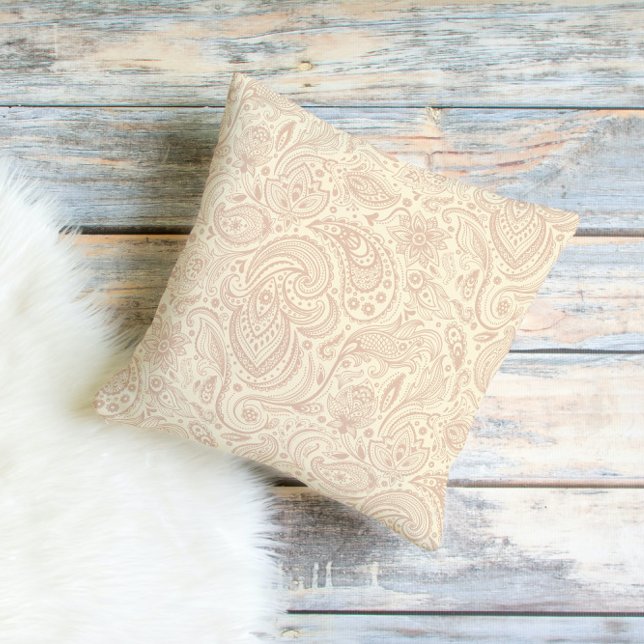 Coussin Beige Clair Et Fleur Tan Motif Paisley (Créateur téléchargé)