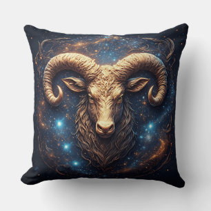 Coussin Bélier majestueux entouré d'étoiles scintillantes