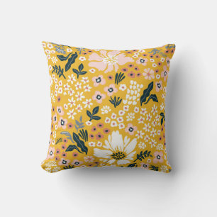 Coussin Belles fleurs de jardin sur arrière - plan jaune.