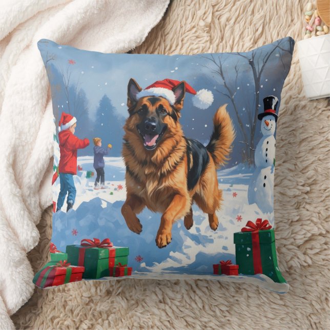 Coussin Berger Allemand courant dans la neige avec un chap (Couverture)