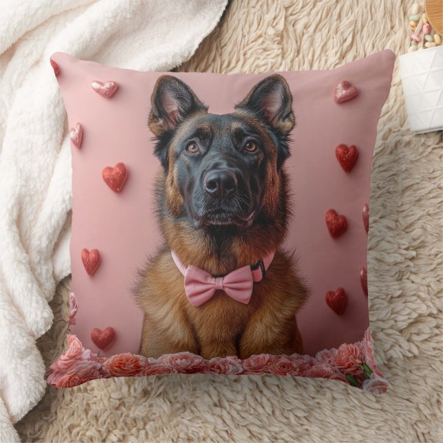 Coussin Berger Malinois belge avec des Roses - Saint-Valen (Couverture)