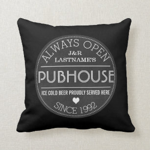 Coussin Bière customisée de Pubhouse de couples servie ici