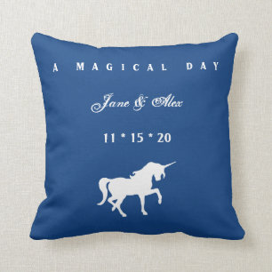 Coussin blanc de mariage de licorne