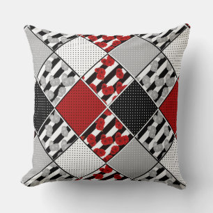 Coussin Blanc noir avec patchwork rétro rouge