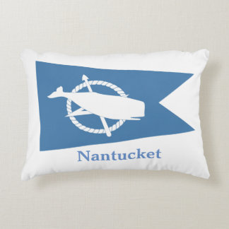 Coussin bleu de drapeau de baleine de Nantucket