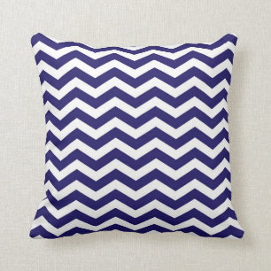 Coussin Bleu et blanc de cobalt classique de Chevron