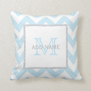 Coussin bleu gris de bébé de Chevron de monogramme