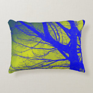 Coussin bleu lumineux d'accent d'abrégé sur arbre