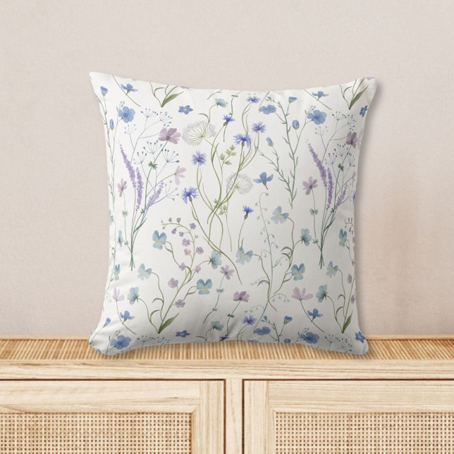 Coussin Bleu pourpre joli Fleur sauvage motif floral (In situ)