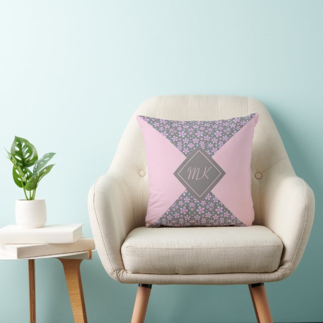 Coussin Bloc de couleur rose floral Monogramme (Chaise)