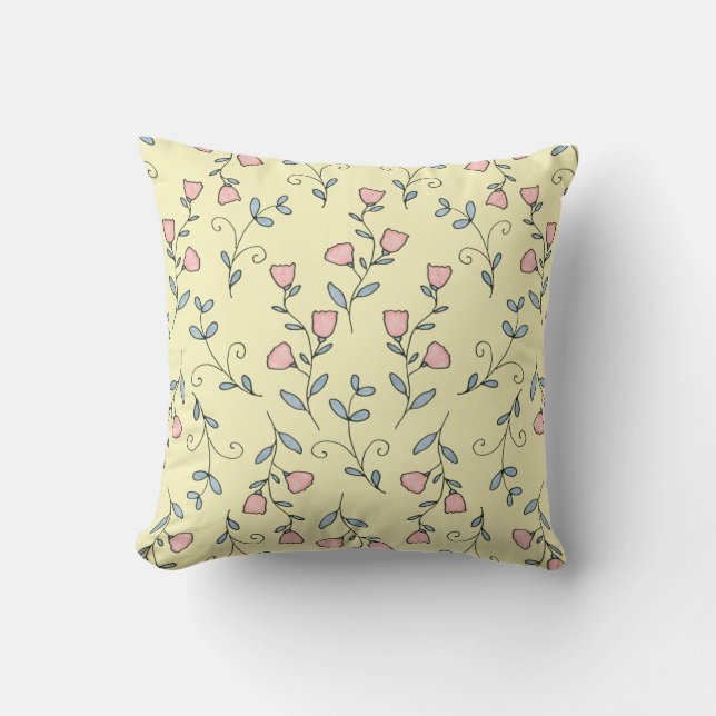 Coussin Boho Floral Doux Blush Lavande rose sur Jaune (Recto)