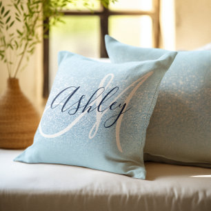 Coussin Bordure Ombrée Bleu Pastel avec Monogramme Paillet