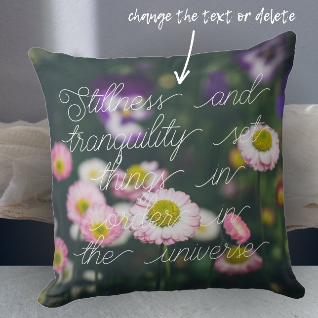 Coussin Bouches et panneaux roses dans le jardin verdoyant (Créateur téléchargé)